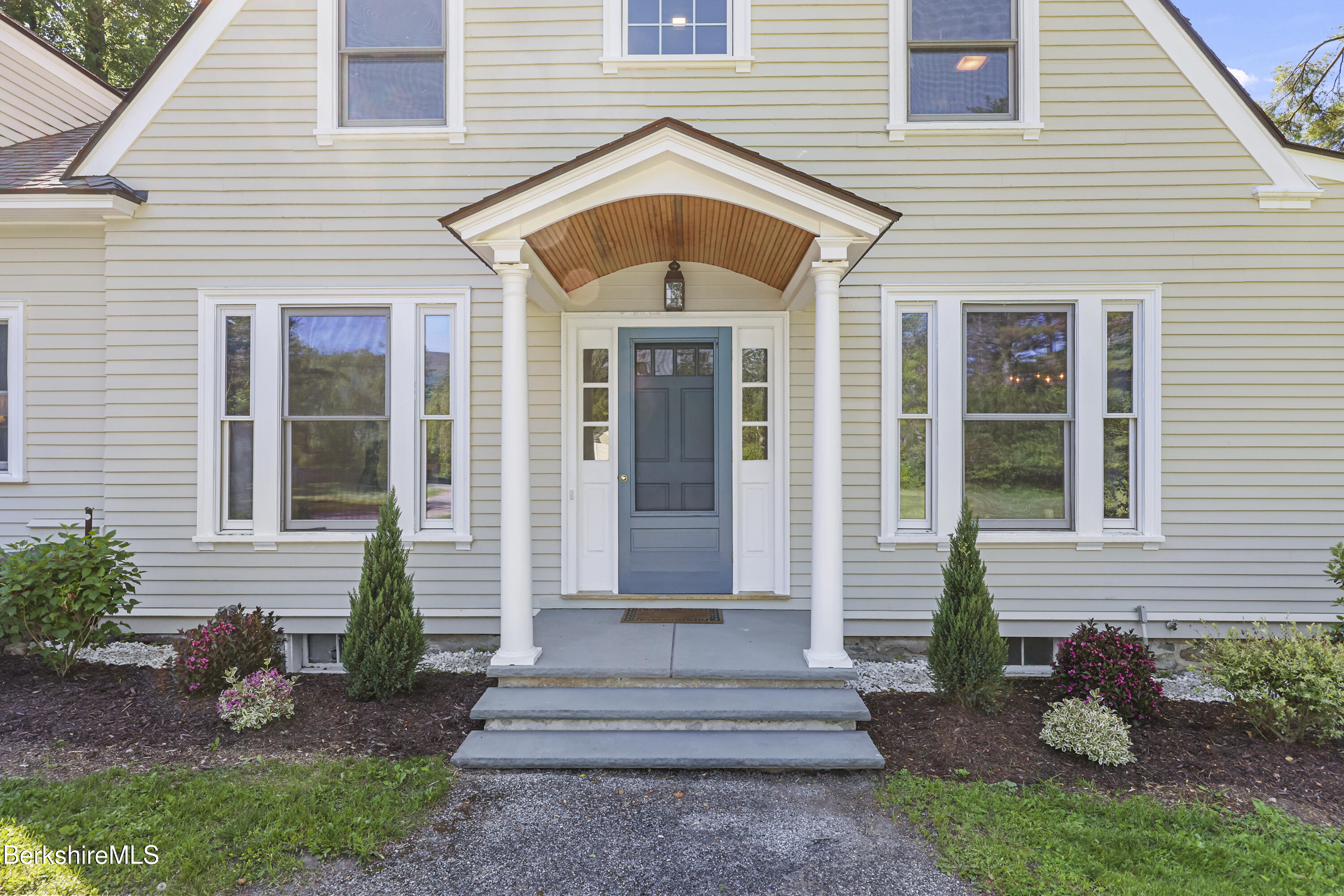 214 Gale Road Williamstown, MA 01267 - Photo 9 of 96 Front door