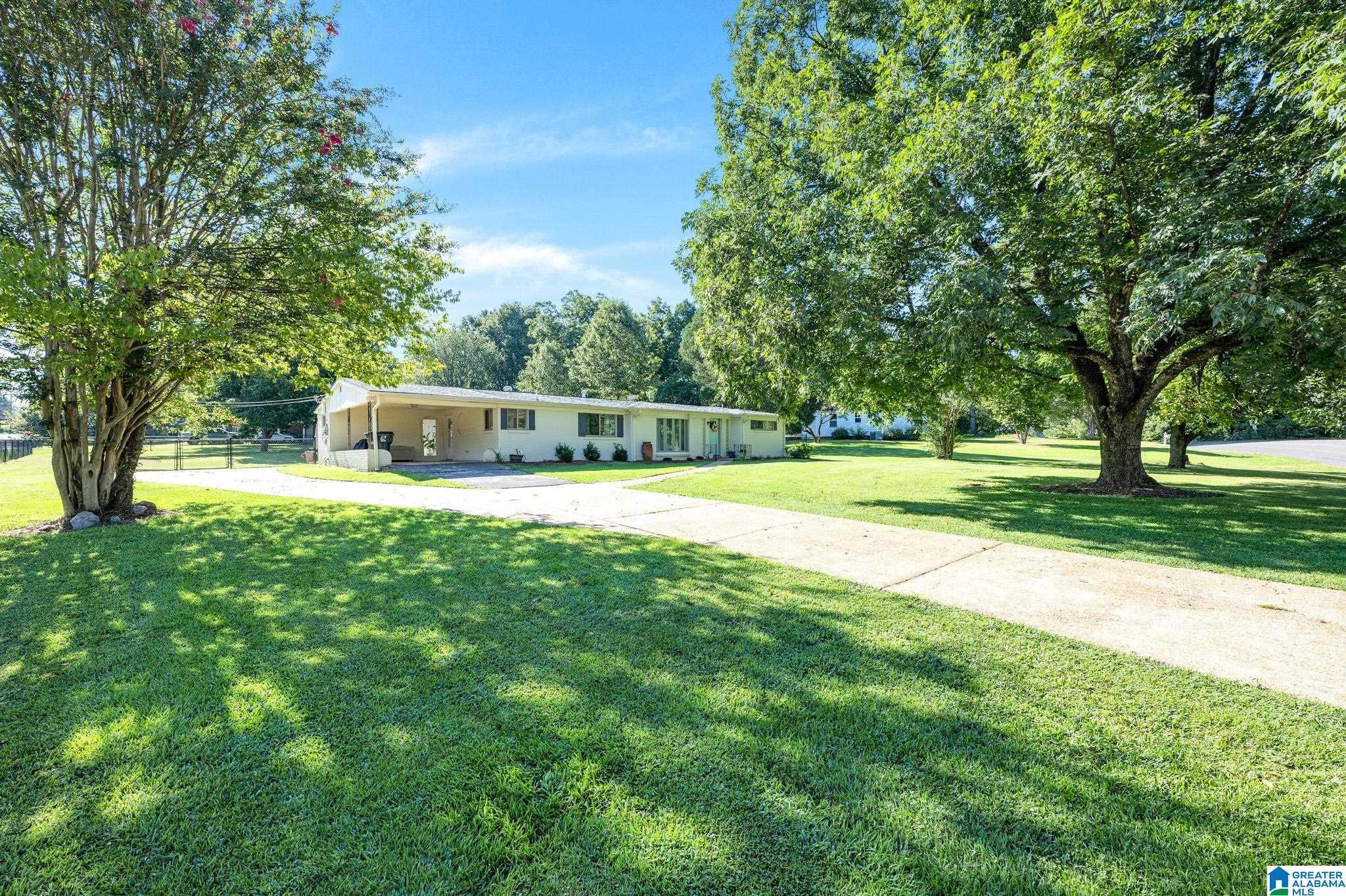 5015 Roselyn Road Bessemer, AL 35022 - Photo 2 of 31