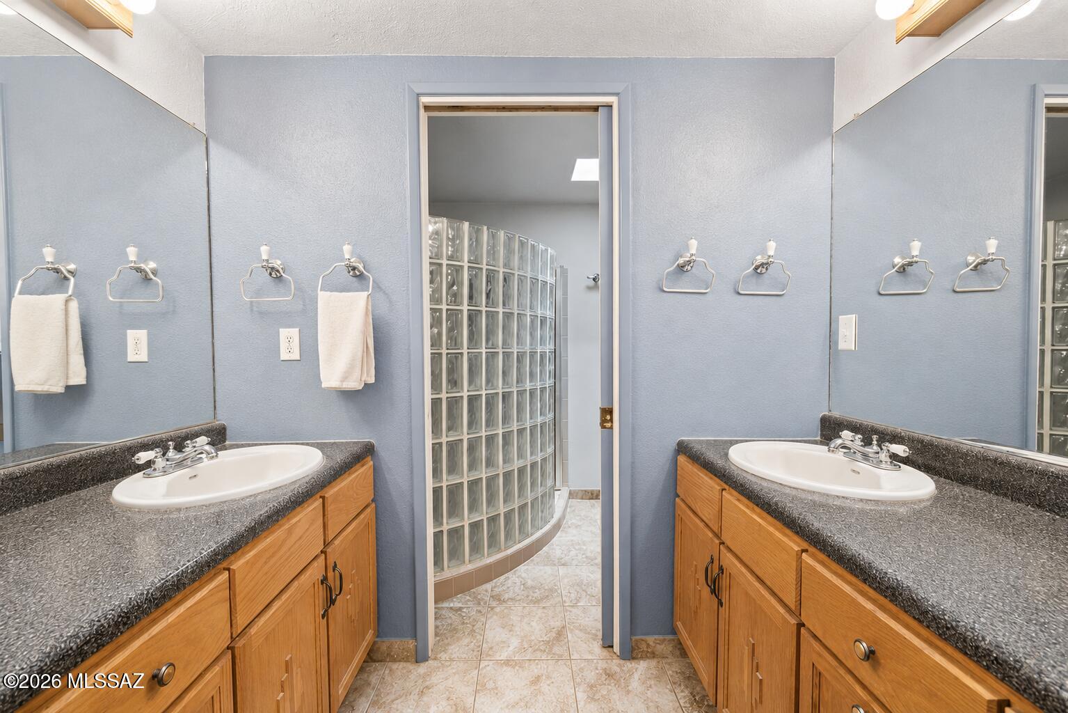 601 North Ruston Avenue Tucson, AZ 85711 - Photo 19 of 24 Primary bath