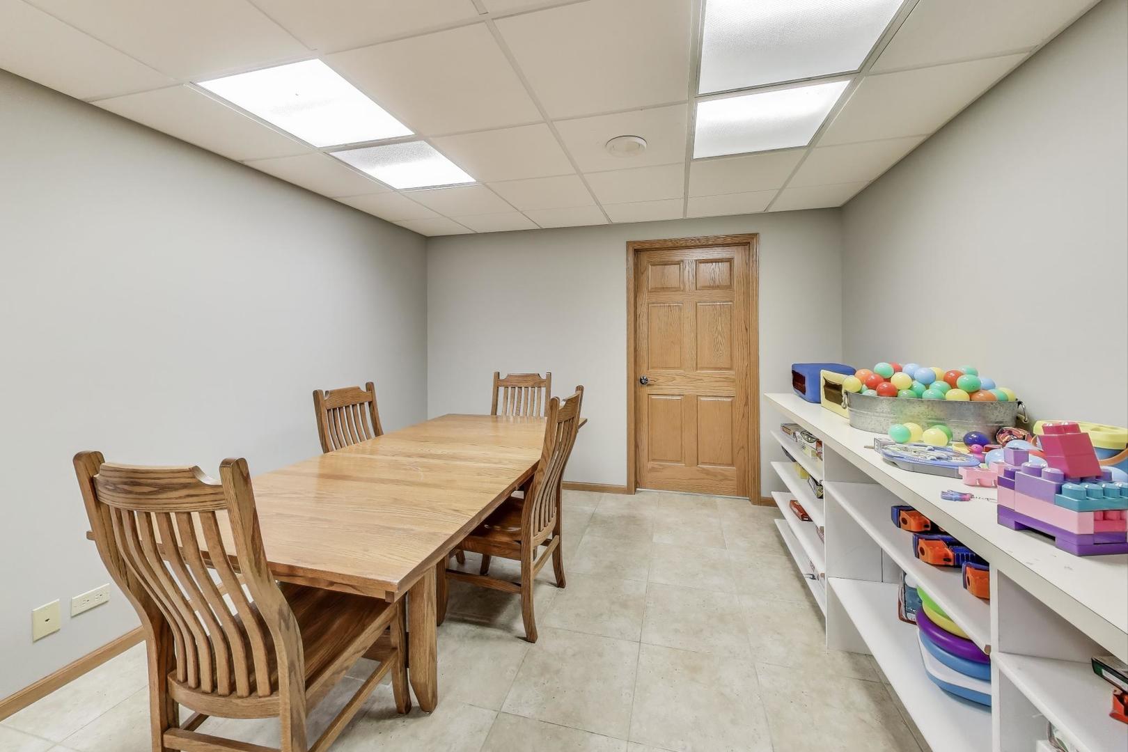 3406 Forest Ridge Drive Spring Grove, IL 60071 - Photo 36 of 59 Gallery Image 36