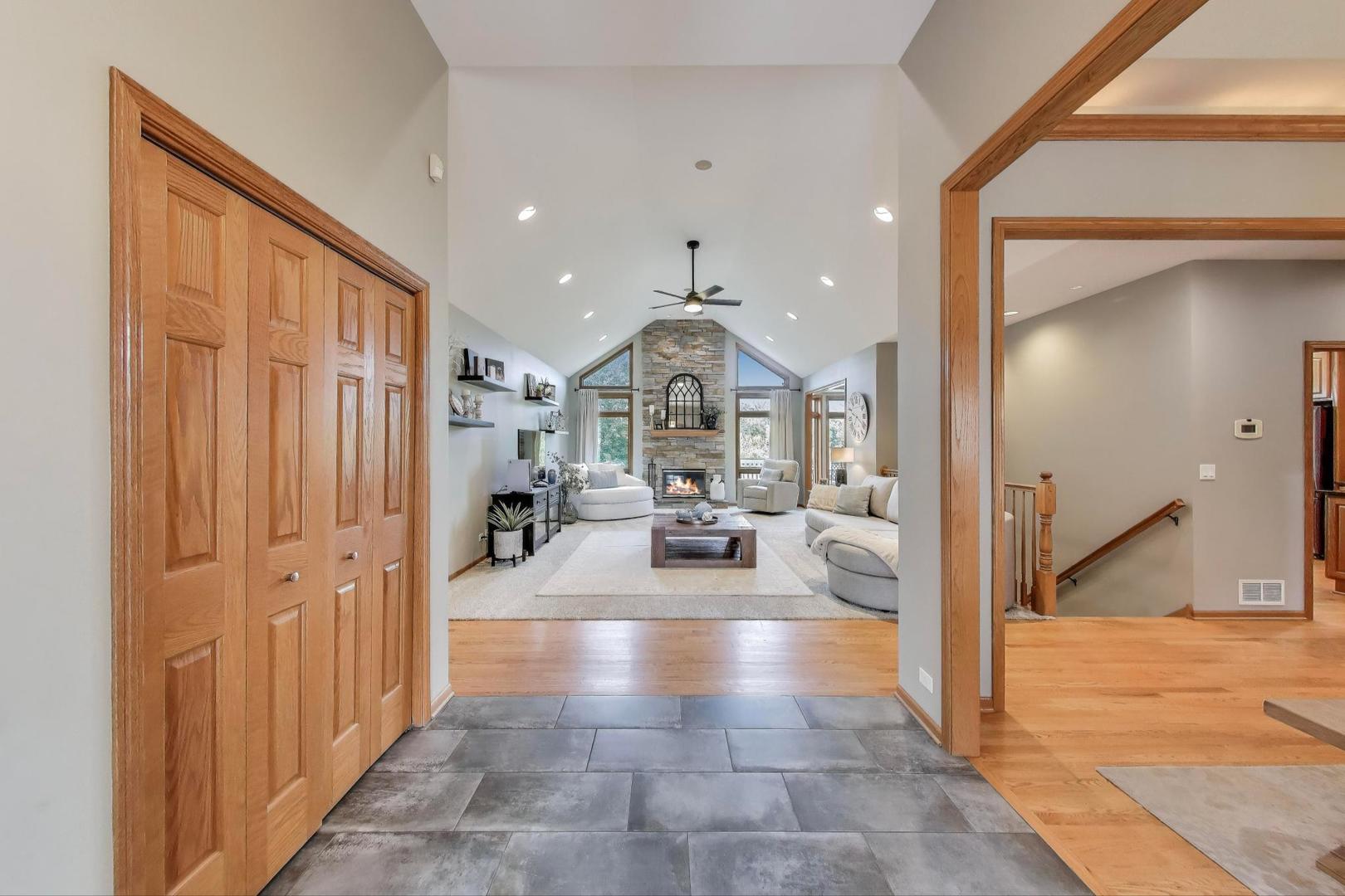 3406 Forest Ridge Drive Spring Grove, IL 60071 - Photo 8 of 59 Gallery Image 8