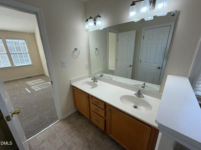 $1,995 | 500 Nottinghill Walk, Apex, NC 27502