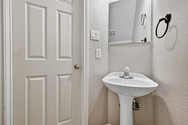 $2,400 | 7411 Pacific Ridge Court, Houston, TX 77095