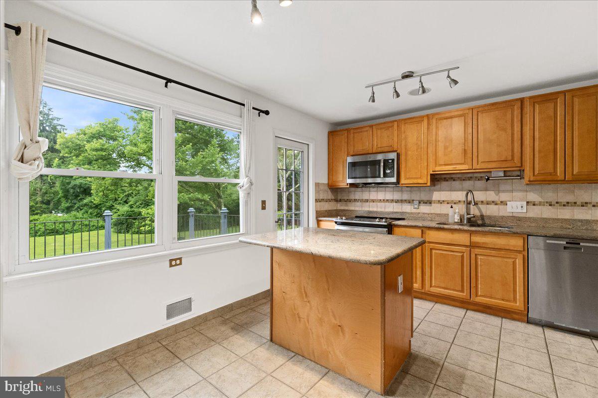 178 Herrontown Road Princeton, NJ 08540 - Photo 7 of 26