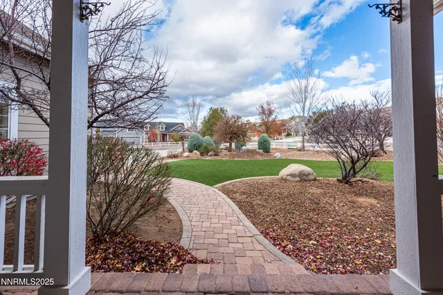 a view of a garden with an empty space