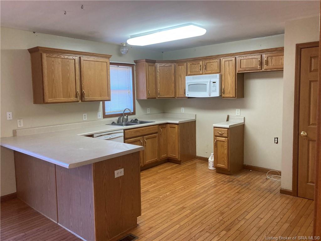 7885 North Breeding Road Dupont, IN 47231 - Photo 12 of 63
