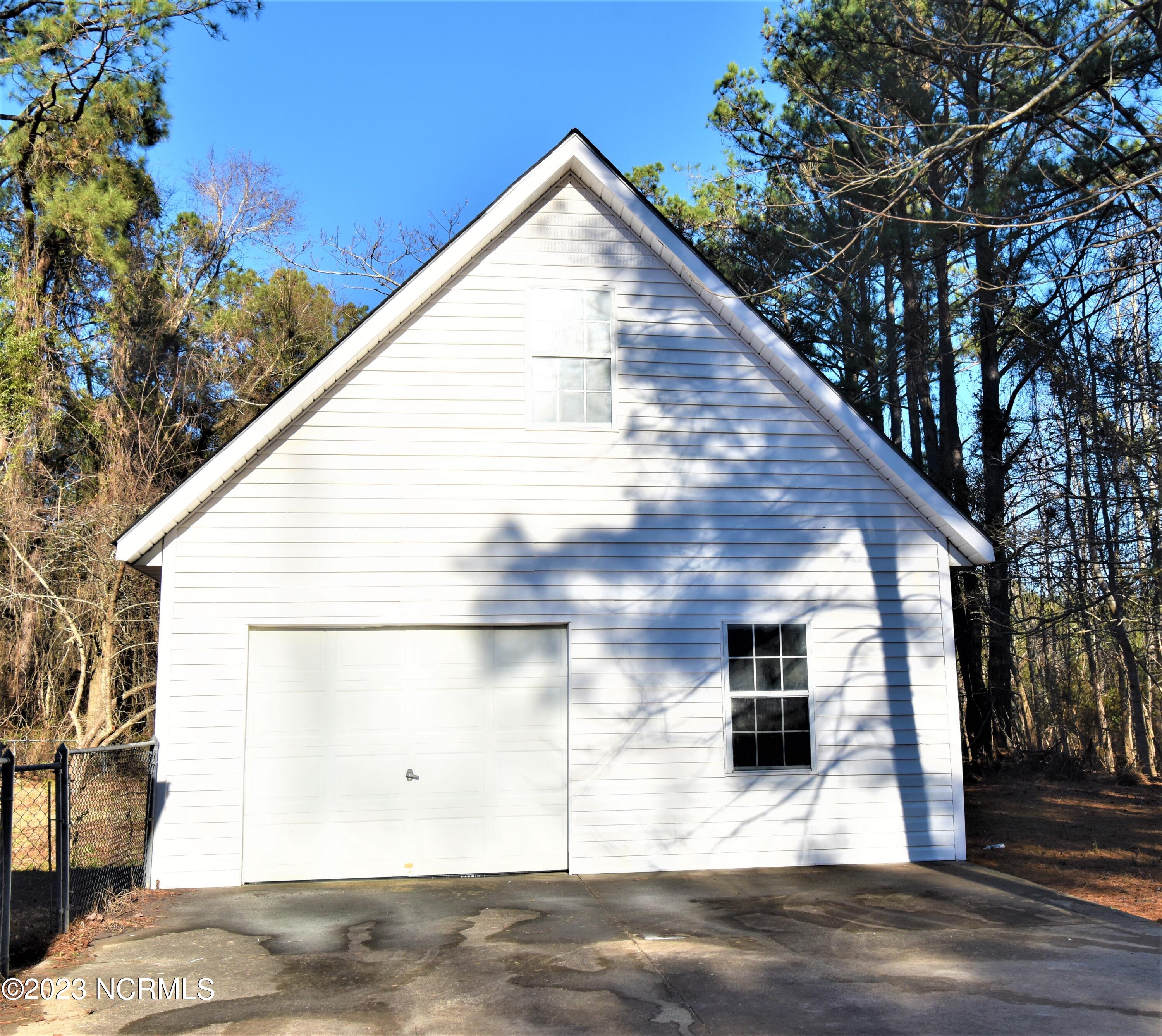 212 Waters Road Jacksonville, NC 28546 - Photo 30 of 32 DSC_0142 (1)