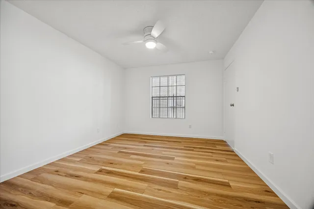 $133,700 | 2750 Holly Hall Street, Unit 1516, Houston, TX 77054