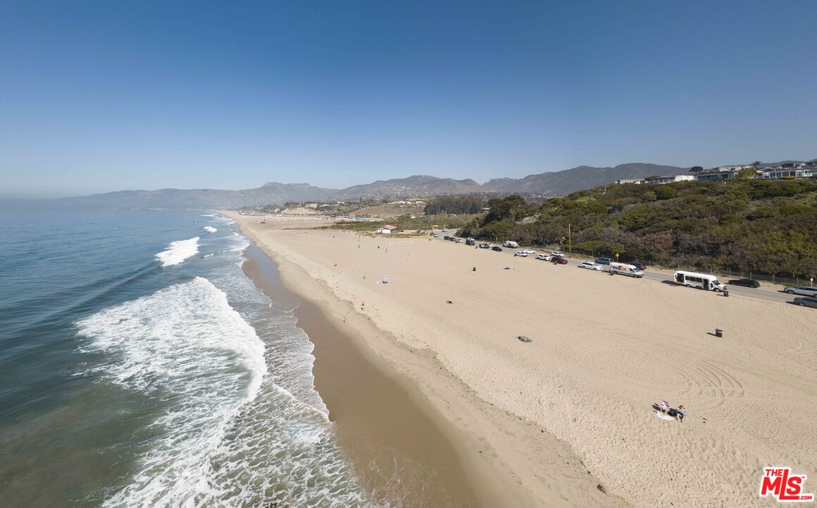 6476 Cavalleri Road Malibu, CA 90265 - Photo 2 of 20