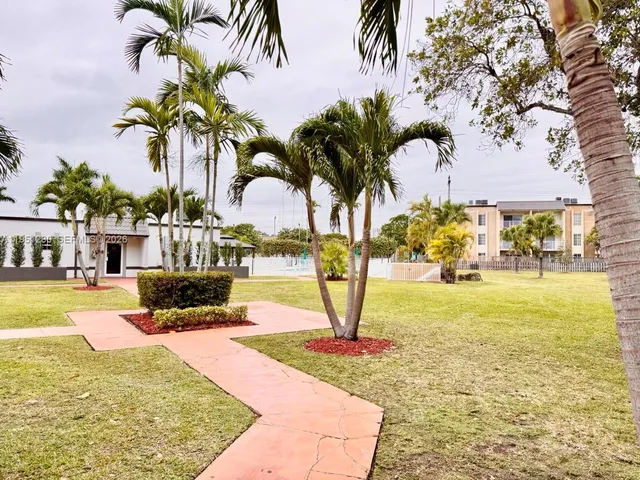 $1,800 | 5000 Northwest 79th Avenue, Unit 201, Doral, FL 33166