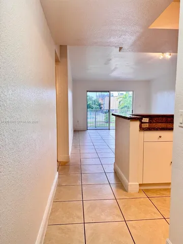 $1,800 | 5000 Northwest 79th Avenue, Unit 201, Doral, FL 33166