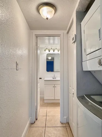 $1,800 | 5000 Northwest 79th Avenue, Unit 201, Doral, FL 33166