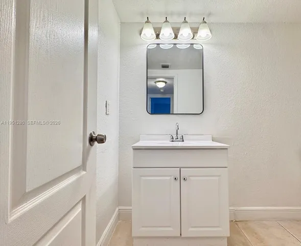 $1,800 | 5000 Northwest 79th Avenue, Unit 201, Doral, FL 33166