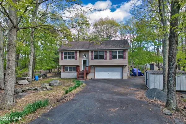 $329,000 | 102 Autumn Road, Dingmans Ferry, PA 18328