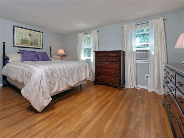 23 Black Pond Road Mansfield, MA 02048 - Photo 12 of 27 Gallery Image 12