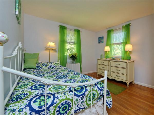 23 Black Pond Road Mansfield, MA 02048 - Photo 15 of 27 Gallery Image 15