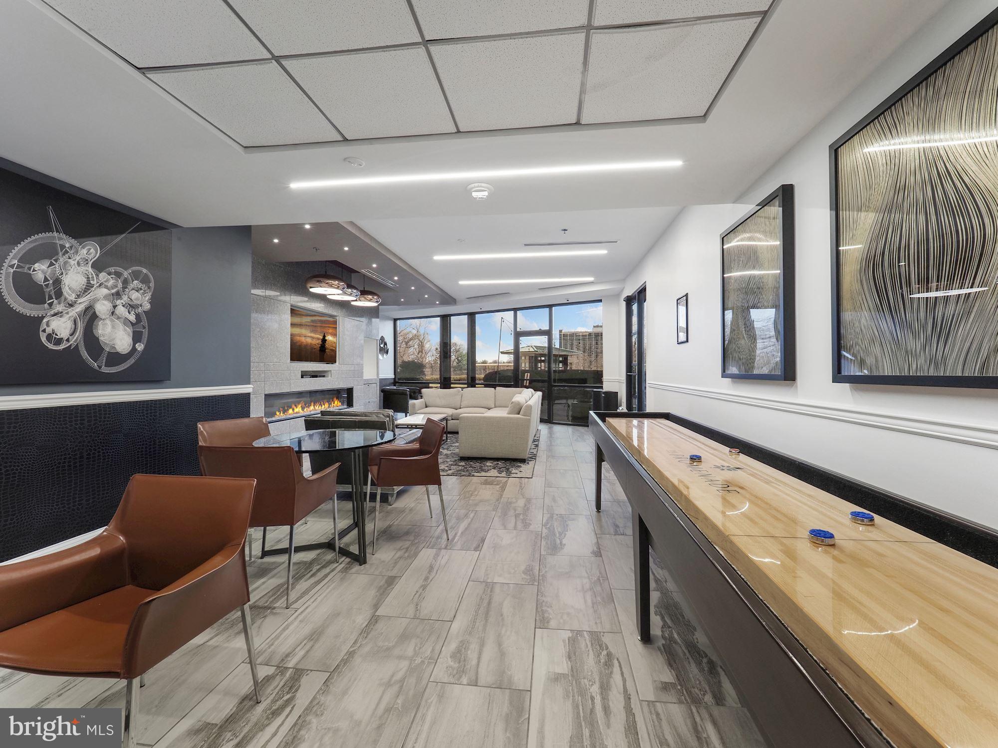 5225 Pooks Hill Road, Unit 422N Bethesda, MD 20814 - Photo 34 of 67 Lounge