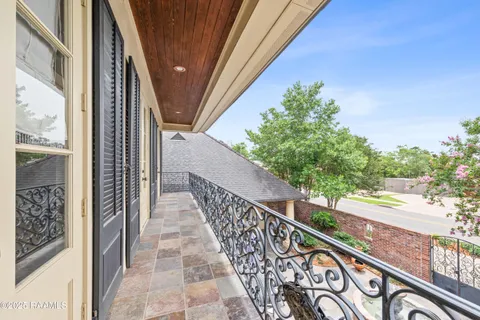 $975,000 | 100 Emily Circle, Lafayette, LA 70508