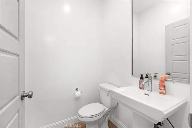 a view of room with a ceiling fan