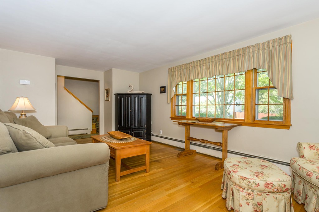 72 Hemlock Street Walpole, MA 02032 - Photo 5 of 20 Gallery Image 5