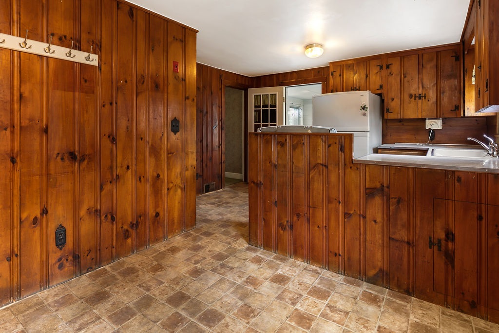 22 Hale Spring Road Plaistow, NH 03865 - Photo 6 of 20 Gallery Image 6
