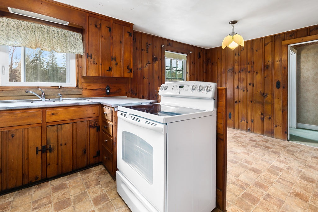 22 Hale Spring Road Plaistow, NH 03865 - Photo 7 of 20 Gallery Image 7