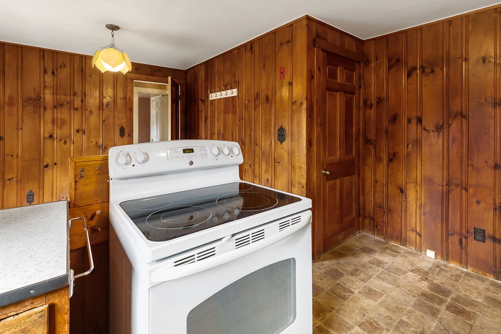 22 Hale Spring Road Plaistow, NH 03865 - Photo 8 of 20 Gallery Image 8