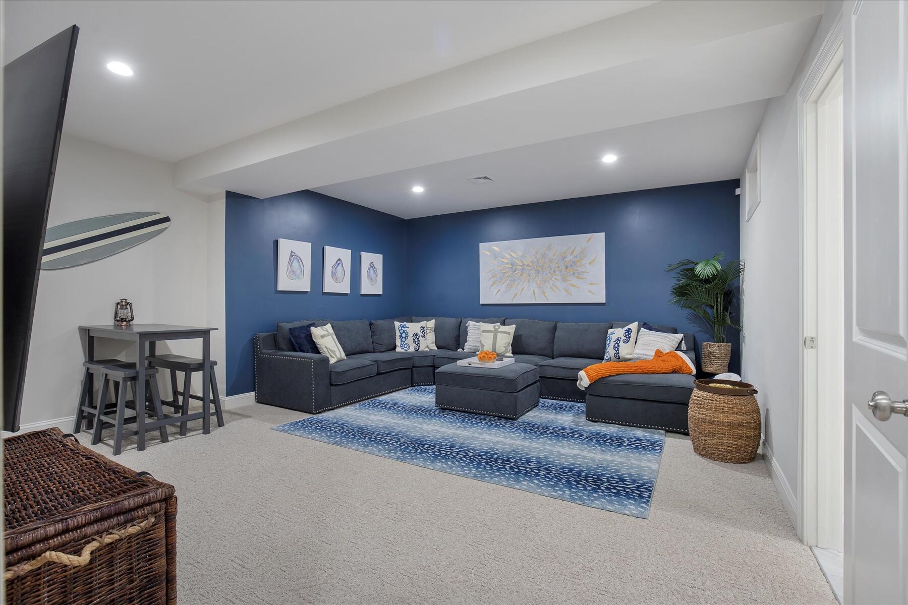 21 Saltwater Circle Mashpee, MA 02649 - Photo 21 of 40 a living room with furniture and a couch