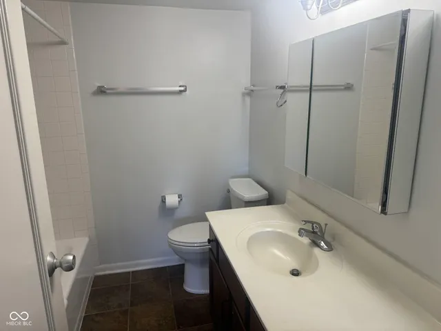 $209,900 | 25 East 40th Street, Unit 5J, Indianapolis, IN 46205