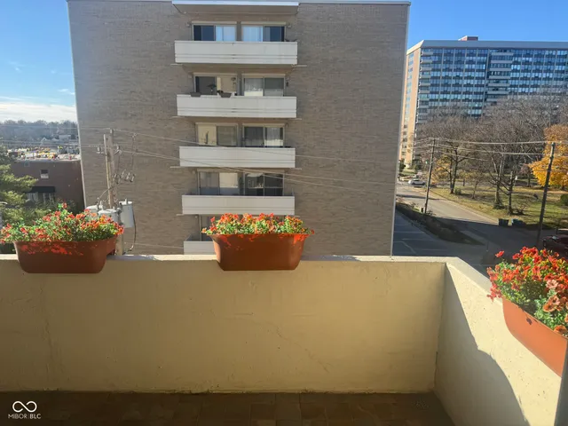 $209,900 | 25 East 40th Street, Unit 5J, Indianapolis, IN 46205