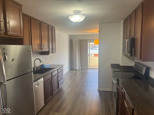 $209,900 | 25 East 40th Street, Unit 5J, Indianapolis, IN 46205