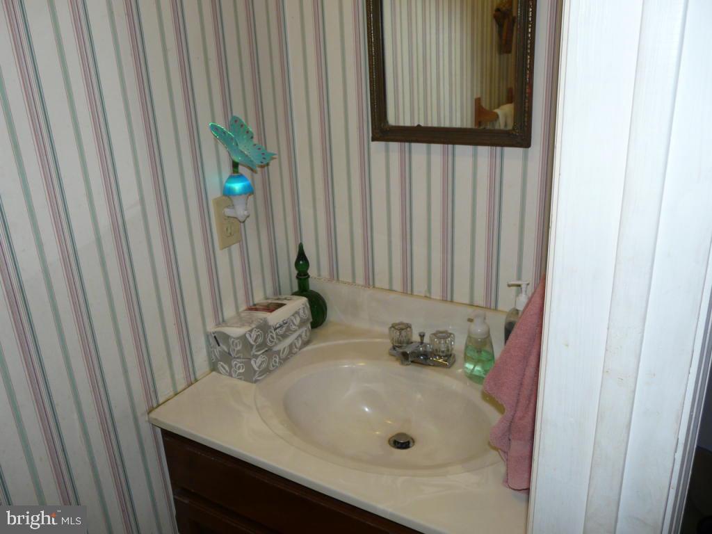1817 Wilderness Road Lancaster, PA 17603 - Photo 21 of 29 Gallery Image 21