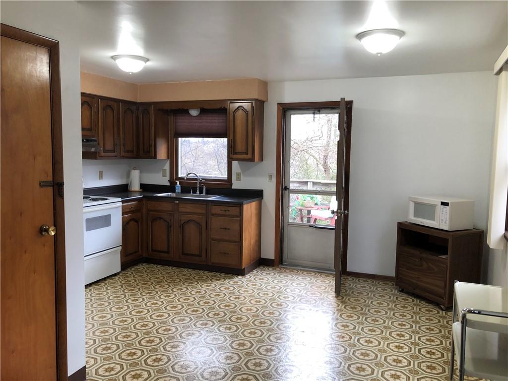 2 Bench Drive McKees Rocks, PA 15136 - Photo 8 of 24