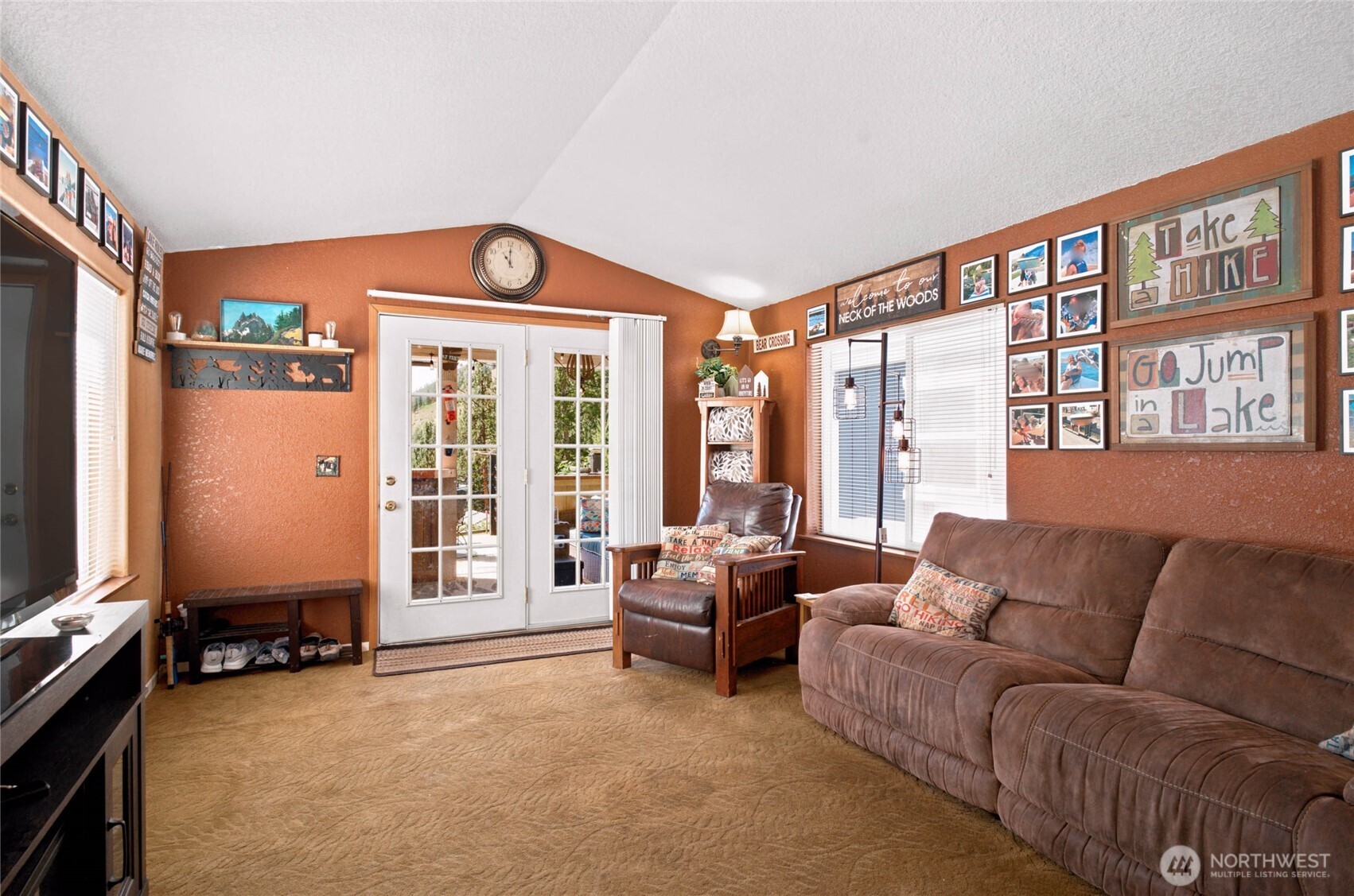 11155 South Lakeshore Road, Unit 17A Chelan, WA 98816 - Photo 6 of 33