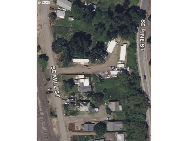 $189,000 | 1713 Southeast Mill Street, Roseburg, OR 97470