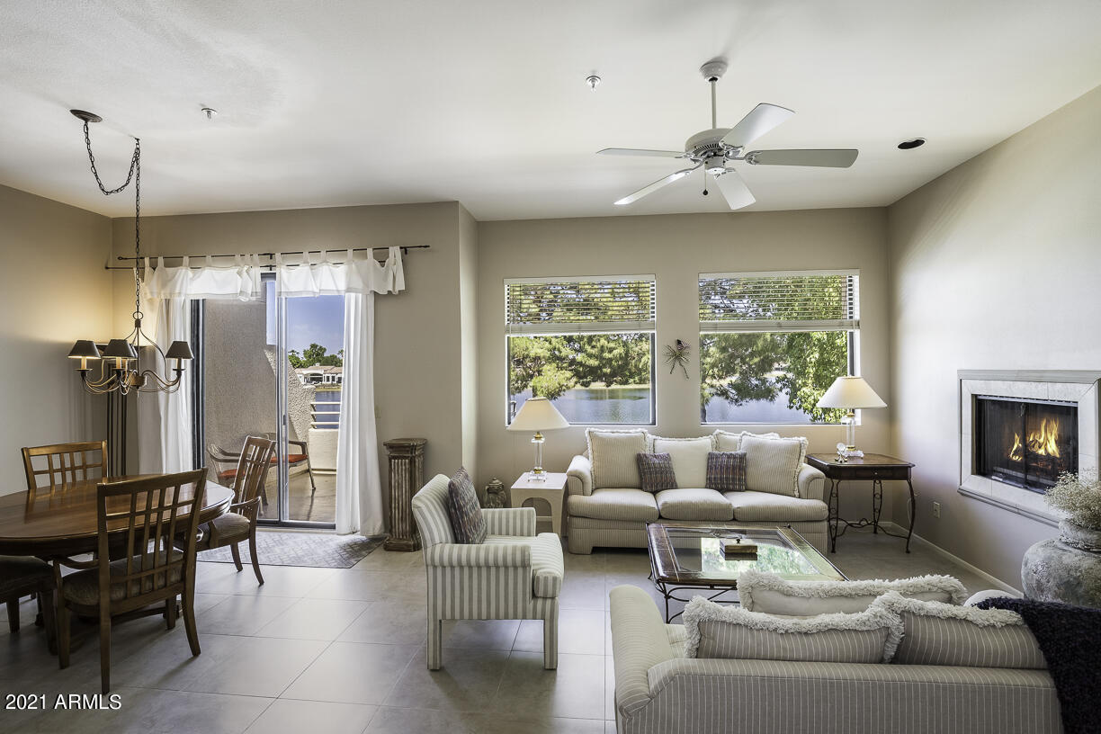 8270 North Hayden Road, Unit 2019 Scottsdale, AZ 85258 - Photo 12 of 39 Great Room