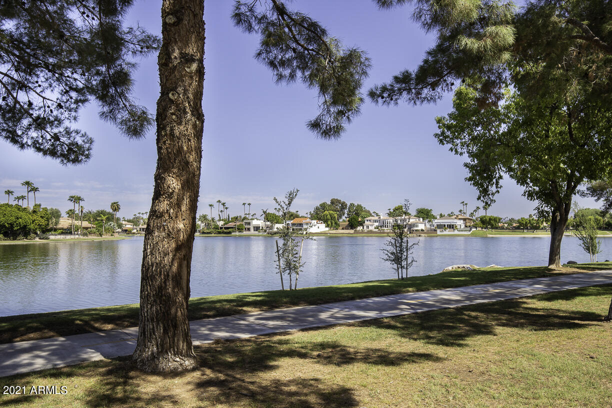 8270 North Hayden Road, Unit 2019 Scottsdale, AZ 85258 - Photo 38 of 39 a view of lake from a house