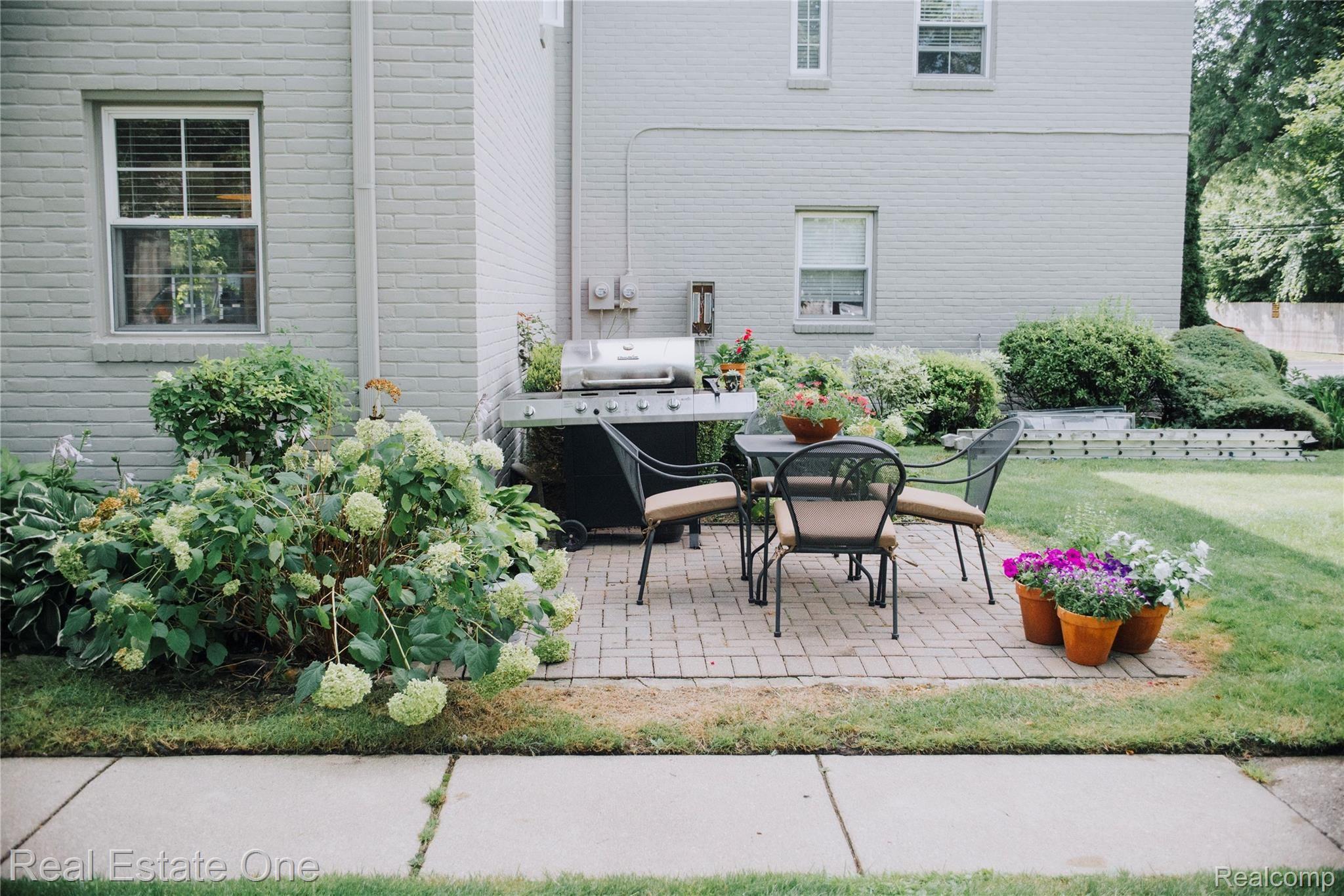 1716 Graefield Road Birmingham, MI 48009 - Photo 26 of 27 Graefield_FEATURED26.JPG