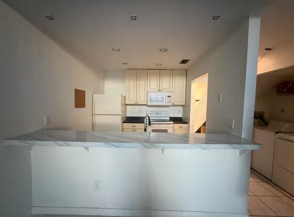 $2,500 | Undisclosed Address, Greenacres, FL 33415