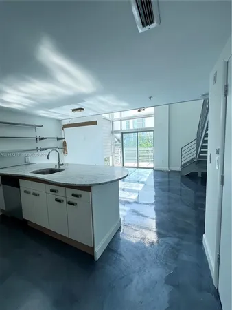 $3,300 | 7744 Collins Avenue, Unit 17, Miami Beach, FL 33141