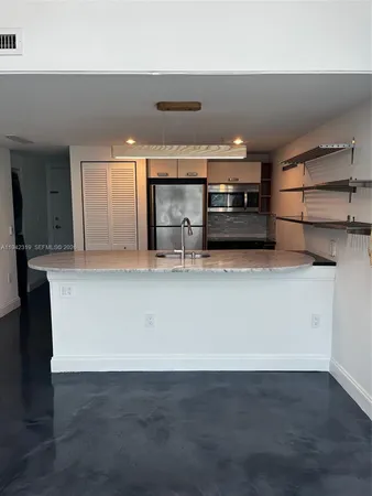 $3,300 | 7744 Collins Avenue, Unit 17, Miami Beach, FL 33141