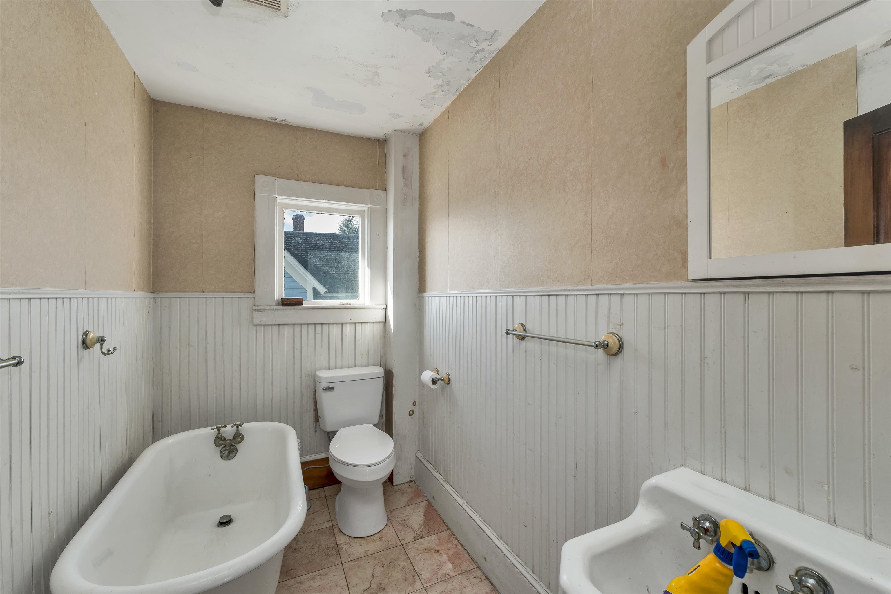 124 East Main Street Tilton, NH 03276 - Photo 20 of 36
