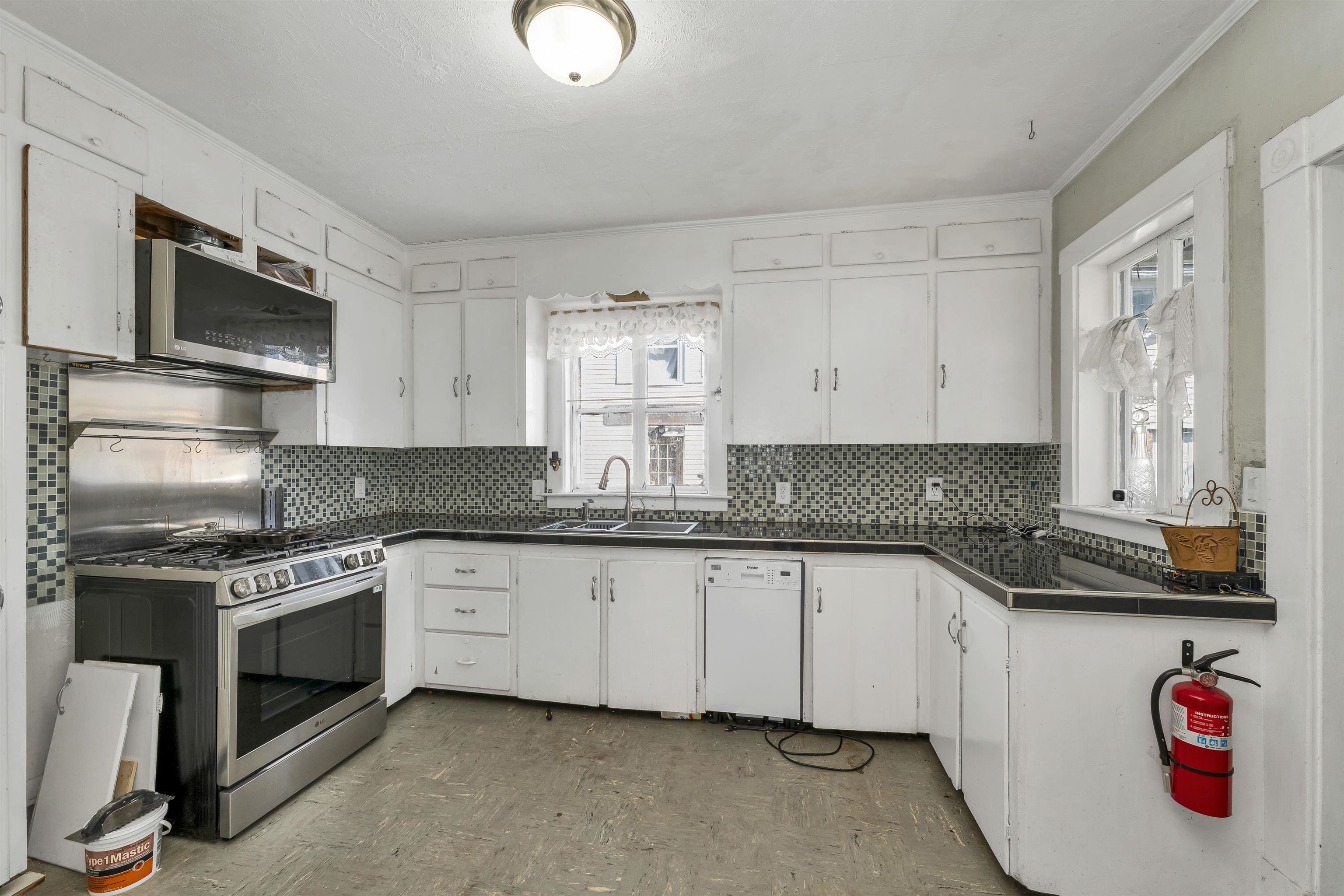 124 East Main Street Tilton, NH 03276 - Photo 7 of 36