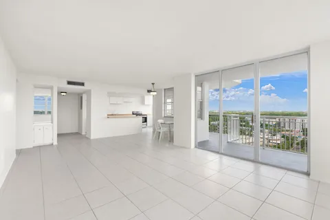$175,000 | 18011 Biscayne Boulevard, Unit 17041, Aventura, FL 33160
