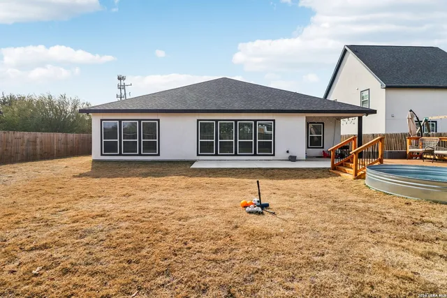 a house view with a outdoor space