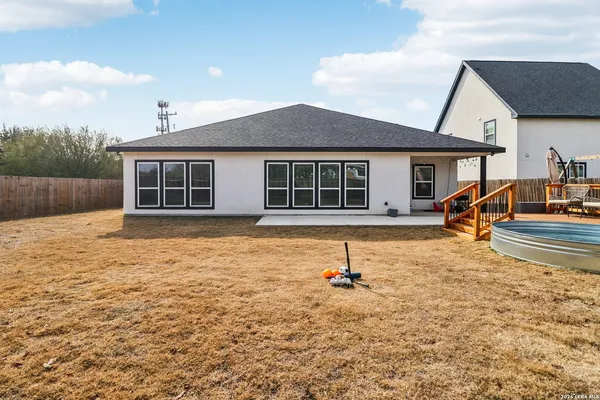 a house view with a outdoor space