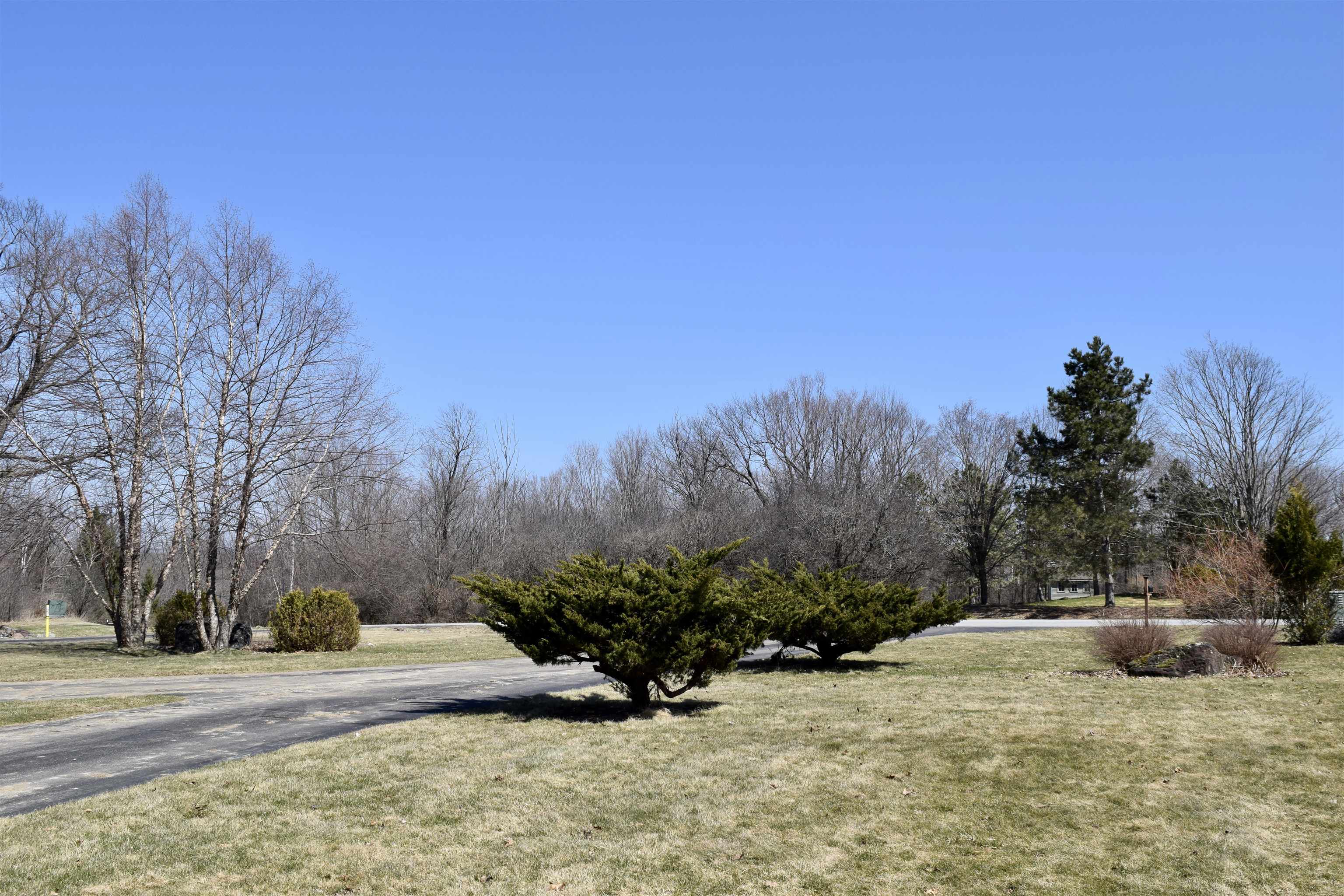 548 Ridgefield Road Shelburne, VT 05482 - Photo 4 of 14 Gallery Image 4
