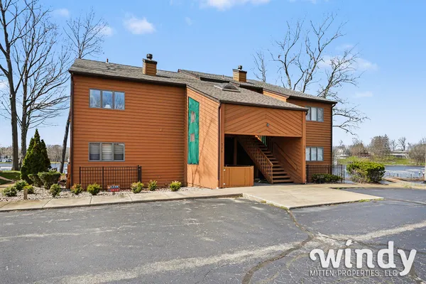 $879,000 | 5576 North Watervliet Road, Watervliet, MI 49098
