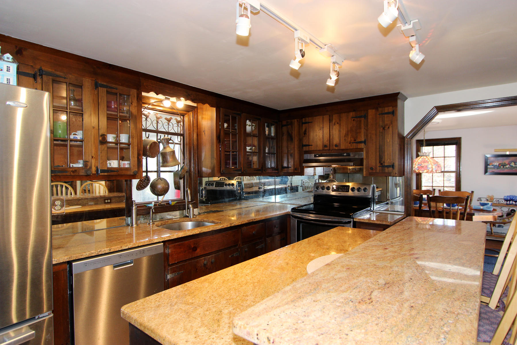 41 King Phillip Road Brewster, MA 02631 - Photo 3 of 30 IMG_6580