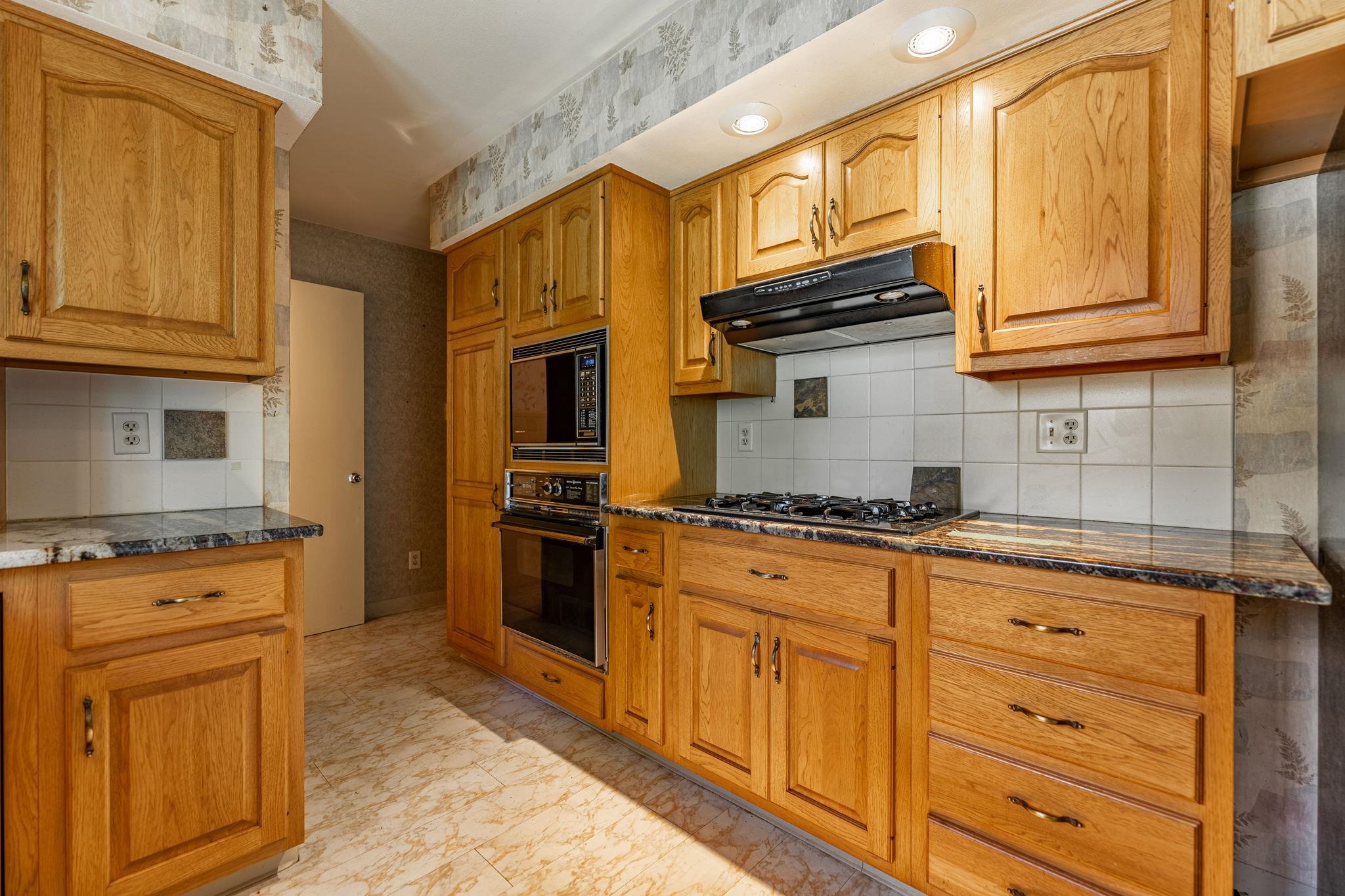 4011 Guilford Road Rockford, IL 61107 - Photo 11 of 42 Gallery Image 11